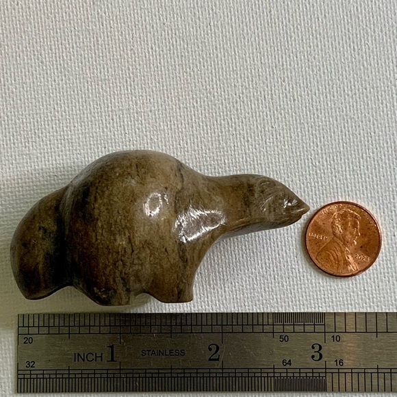 Vintage Raccoon Fetish Canadian Inuit Hand Carved Native Animal Sculpture 2.75" - Picture 15 of 16